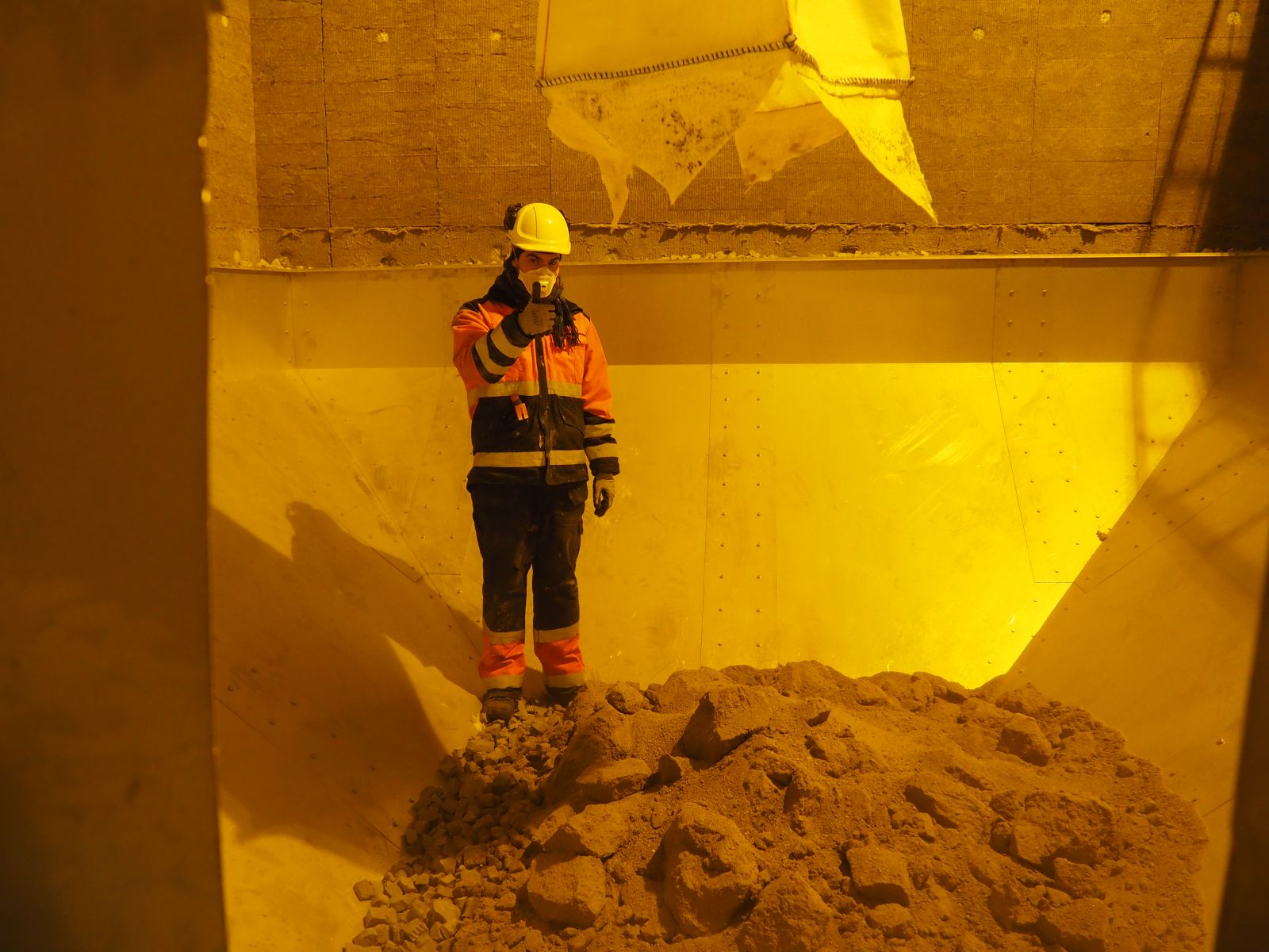 PNE's Markku Ylönen inspects a heat storage medium