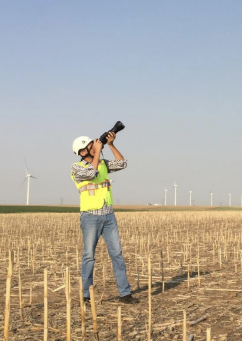 yellow vest man telescope