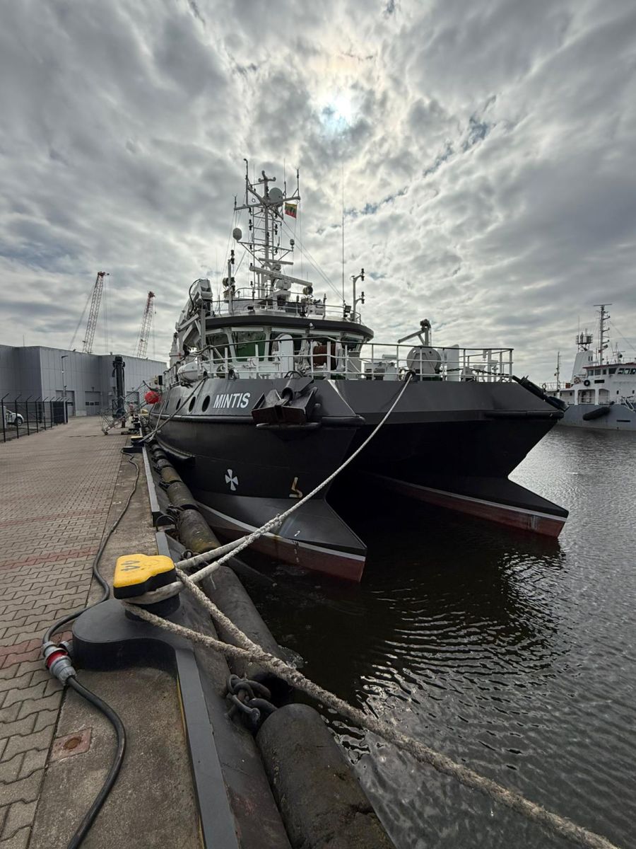 cloudy skies moore boat