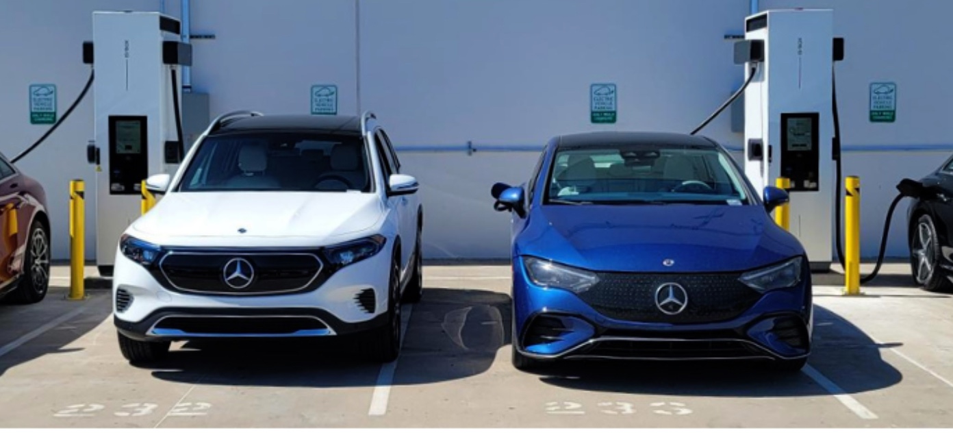 blue and white Mercedes