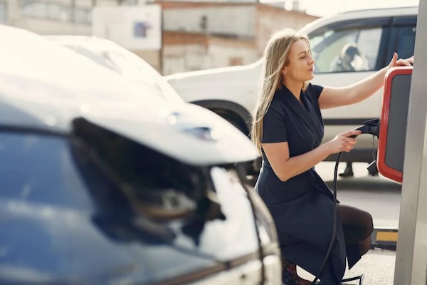 Fine Airport Parking Selects Zevtron to Power EV Charging at George Bush Intercontinental Airport Location