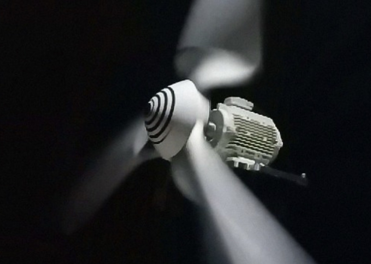 Lightweight Construction for Efficient Small Wind Turbines: Weak Wind – High Performance