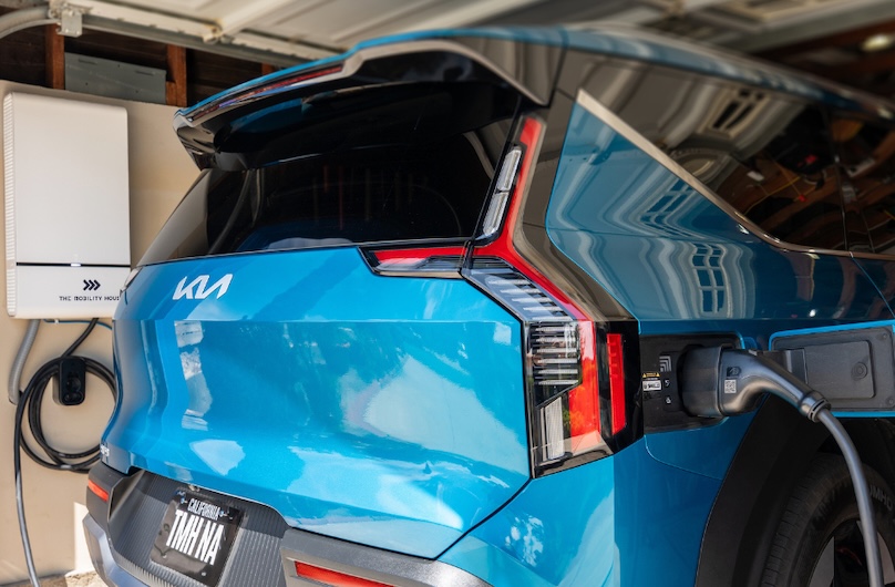 Partnership with EnergyHub, Sunrun, and The Mobility House to Test Massachusetts Residential Vehicle-to-Grid Program for Eversource and National Grid Customers